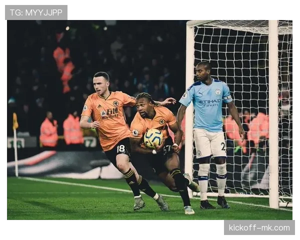 萨马雷状态回升助力球队英超关键胜利，闪耀表现引发关注